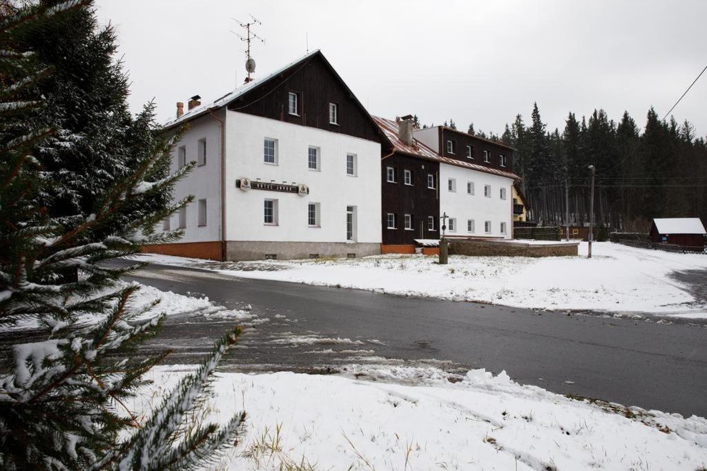Hotel U Andela Michaela Javorna Екстер'єр фото