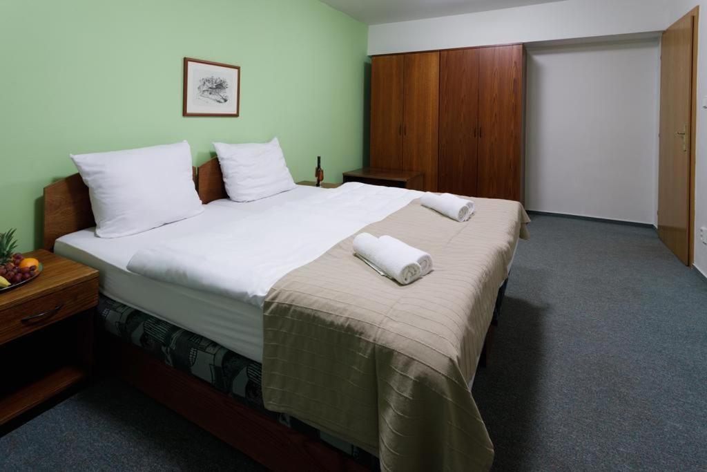 Hotel U Andela Michaela Javorna Екстер'єр фото