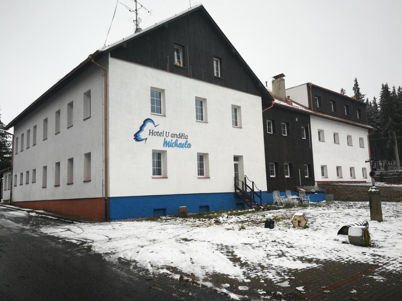Hotel U Andela Michaela Javorna Екстер'єр фото